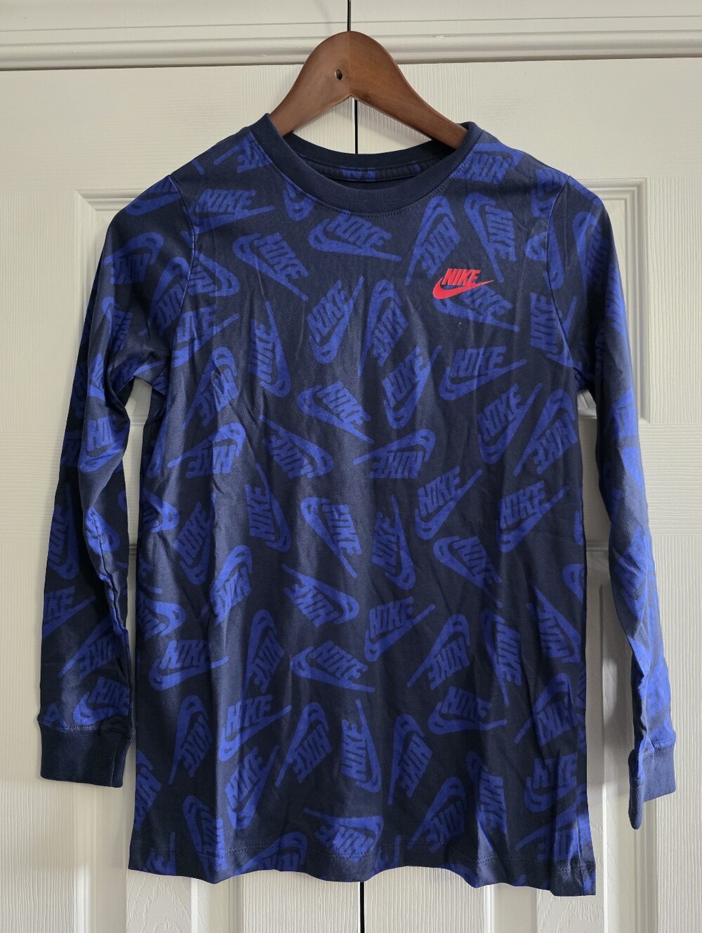 Nike Boys Long Sleeve T-Shirt Blue on Blue Size Large NWT